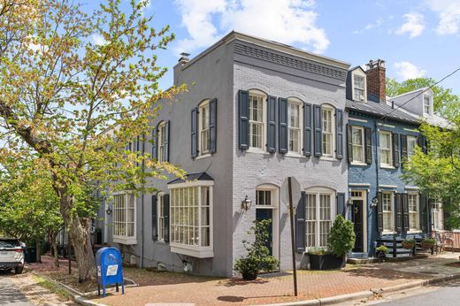 Luxury home in Alexandria, City of Alexandria