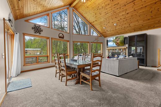 Luxury home in Garrison, Crow Wing County