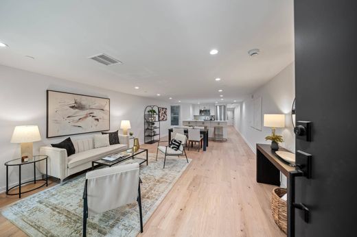 Apartment in Washington, Washington County