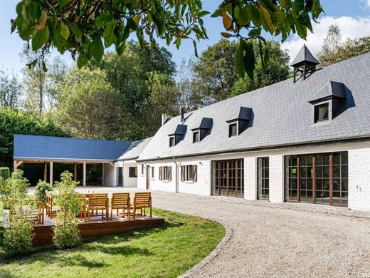 Vrijstaand huis in La Hulpe, Province du Brabant Wallon