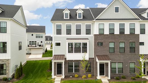 Townhouse in Zionsville, Boone County