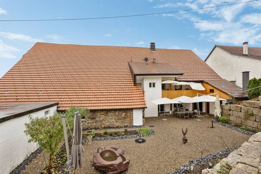 منزل ريفي ﻓﻲ Eiken, Bezirk Laufenburg