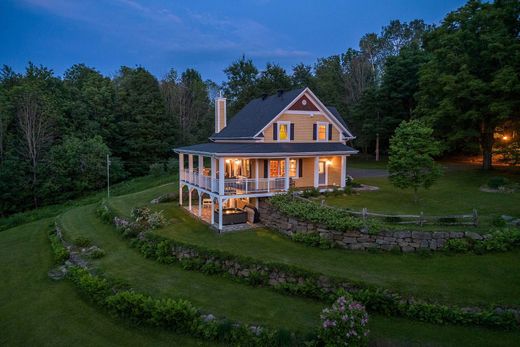Detached House in Bromont, Montérégie