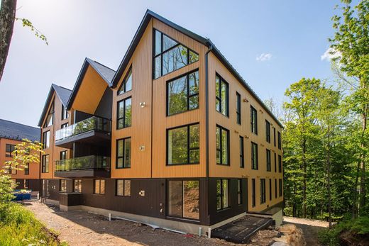 Apartment in Bromont, Montérégie