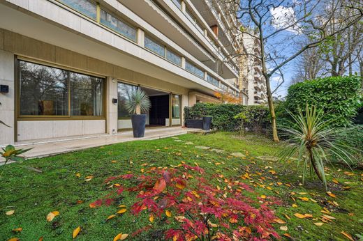 Apartment in La Muette, Auteuil, Porte Dauphine, Paris