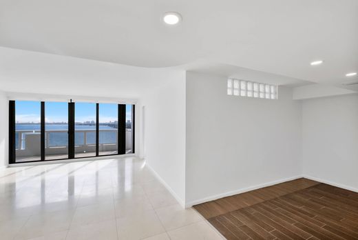Apartment in Miami, Miami-Dade