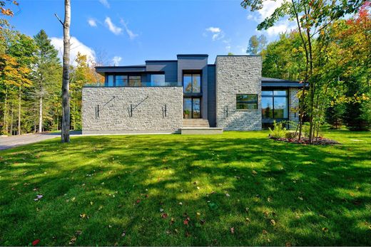 Einfamilienhaus in Piedmont, Laurentides