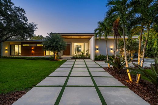 Einfamilienhaus in Pinecrest, Miami-Dade County