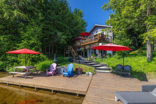 Casa di lusso a Muskoka Falls, Ontario