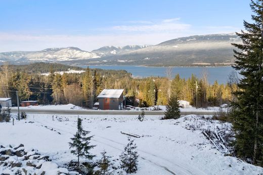 Casa Unifamiliare a Tiilis Landing, British Columbia