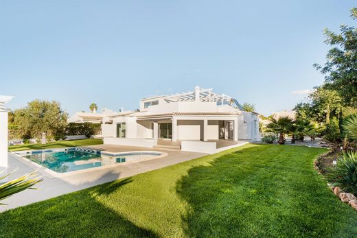 ローレ, Louléの一戸建て住宅