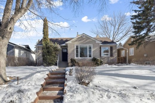 Detached House in Calgary, Alberta