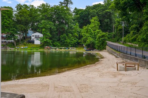 Casa Unifamiliare a Lake Peekskill, Putnam County