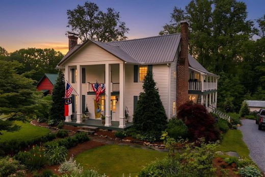 Detached House in Newland, Avery County