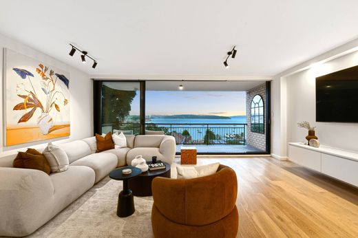 Detached House in Elizabeth Bay, New South Wales