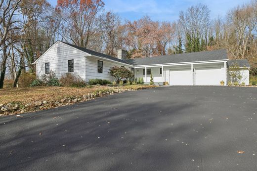 Detached House in Cold Spring Harbor, Suffolk County