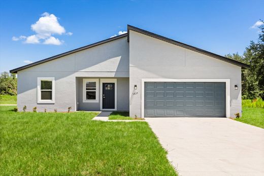 Detached House in Ocala Waterway, Marion County