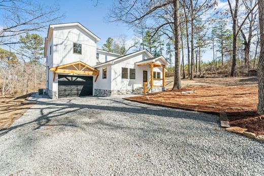 Luxury home in Northport, Tuscaloosa County