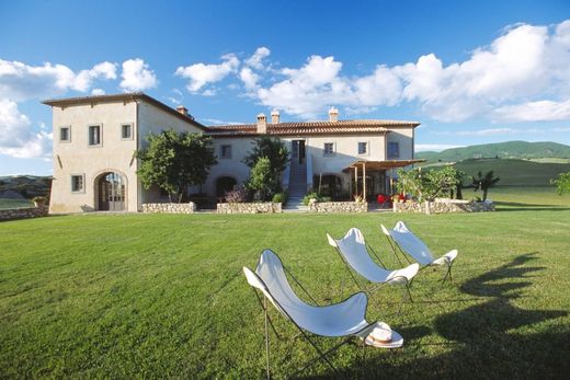 Detached House in San Quirico d'Orcia, Province of Siena