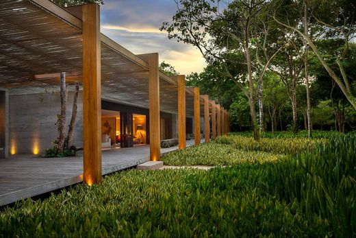 Detached House in Trancoso, Porto Seguro
