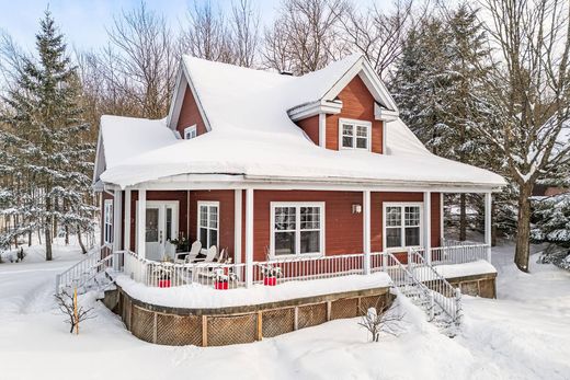 Detached House in Sutton, Montérégie