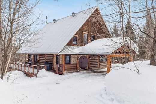 Dom jednorodzinny w Sainte-Agathe-des-Monts, Laurentides