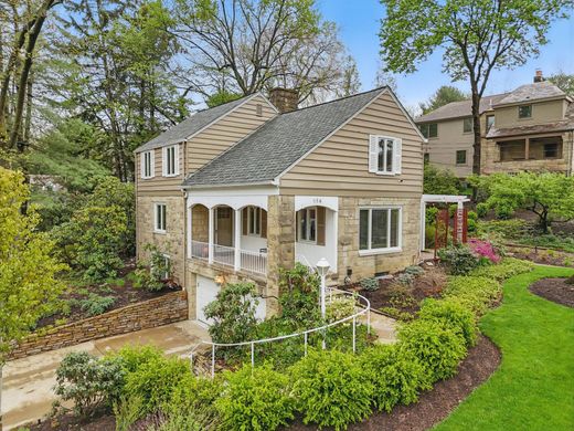 Mount Lebanon, Allegheny Countyの一戸建て住宅