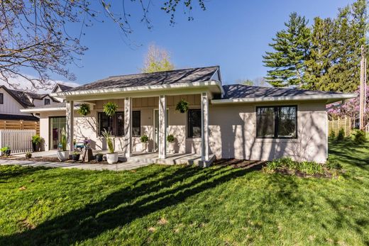 Detached House in Zionsville, Boone County