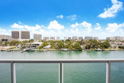 Apartment in Bay Harbor Islands, Miami-Dade