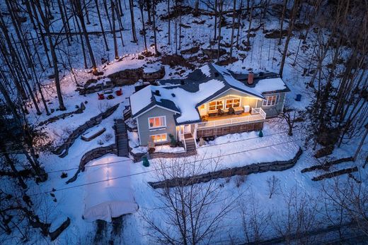Dom jednorodzinny w Bromont, Montérégie