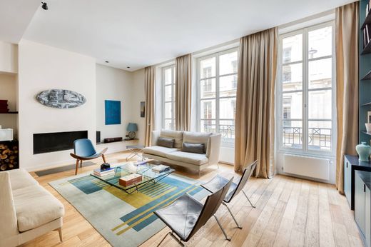Townhouse in Saint-Germain, Odéon, Monnaie, Paris
