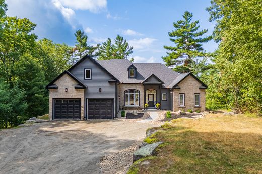 Einfamilienhaus in Muskoka Falls, Ontario