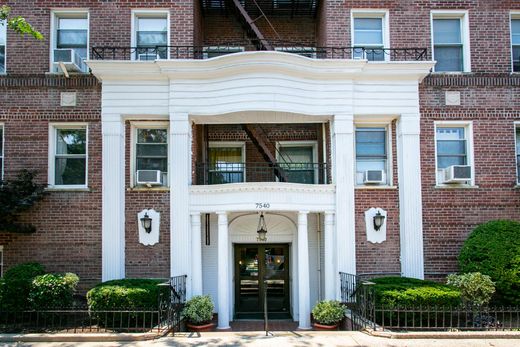 Luxe woning in Forest Hills, Queens County