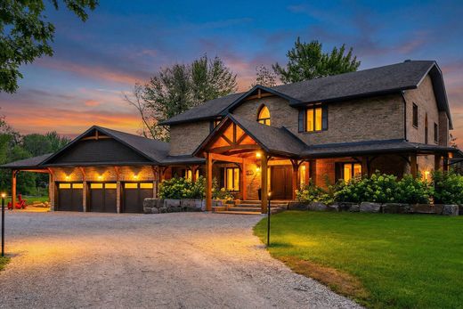 Detached House in Severn Falls, Simcoe County