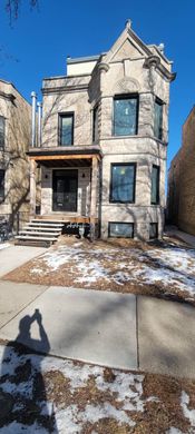 Detached House in Chicago, Cook County