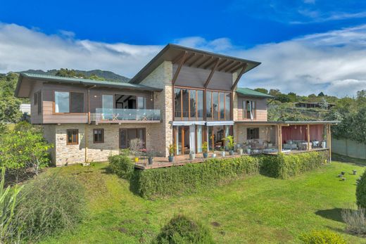 Casa en San Isidro, Cantón de Alajuela