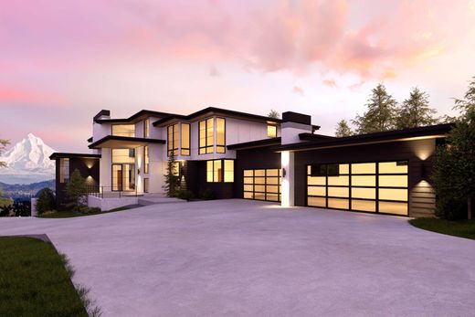 Luxury home in West Linn, Clackamas County