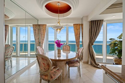 Apartment / Etagenwohnung in Bal Harbour, Miami-Dade County