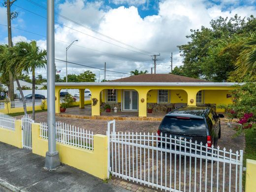 Einfamilienhaus in Hialeah, Miami-Dade County