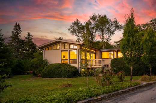 Μονοκατοικία σε Bristol, Bristol County