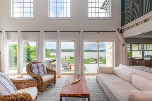 Detached House in Montauk, Suffolk County