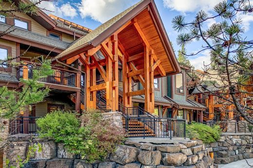 Luxury home in Canmore, Alberta