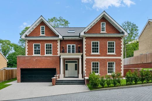 Vrijstaand huis in Cuffley, Hertfordshire
