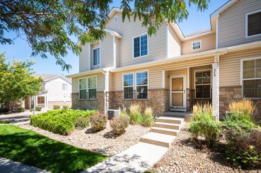 Apartment in Commerce City, Adams County