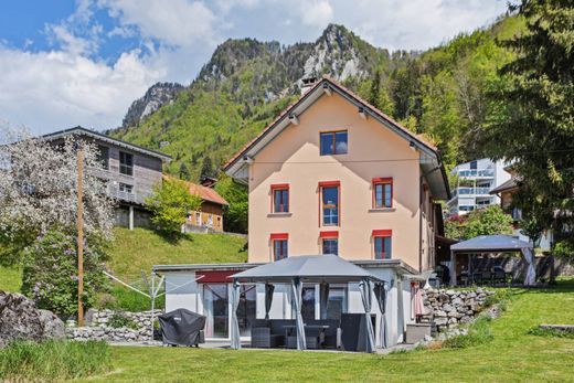 Detached House for sale in Botterens