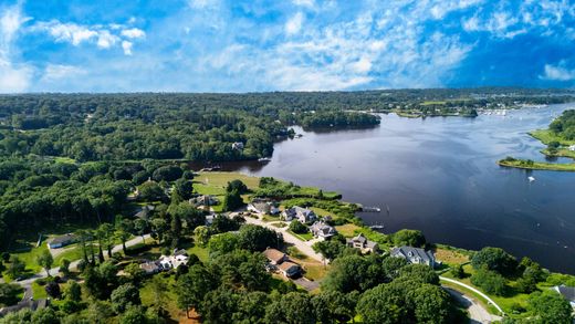 Detached House in Westerly, Washington County