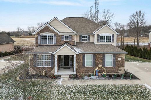 Detached House in Shelby, Macomb County