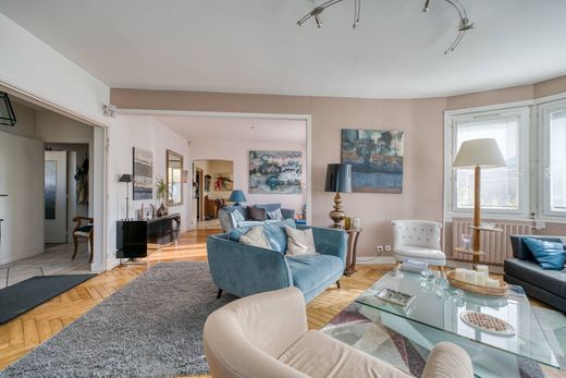 Detached House in Saint-Sulpice-de-Royan, Charente-Maritime