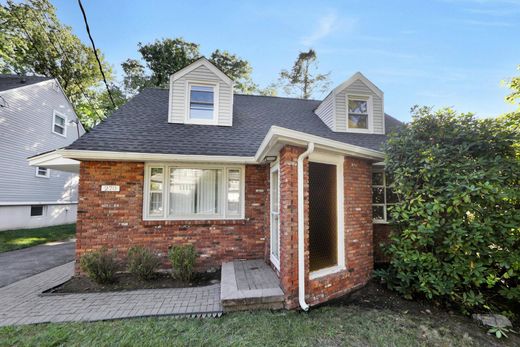 Detached House in Englewood, Bergen County