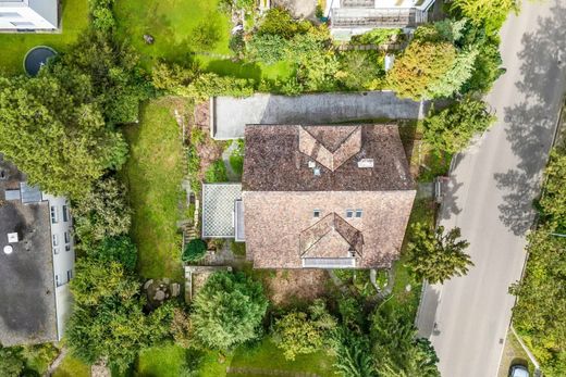 Vrijstaand huis in Küsnacht, Bezirk Meilen